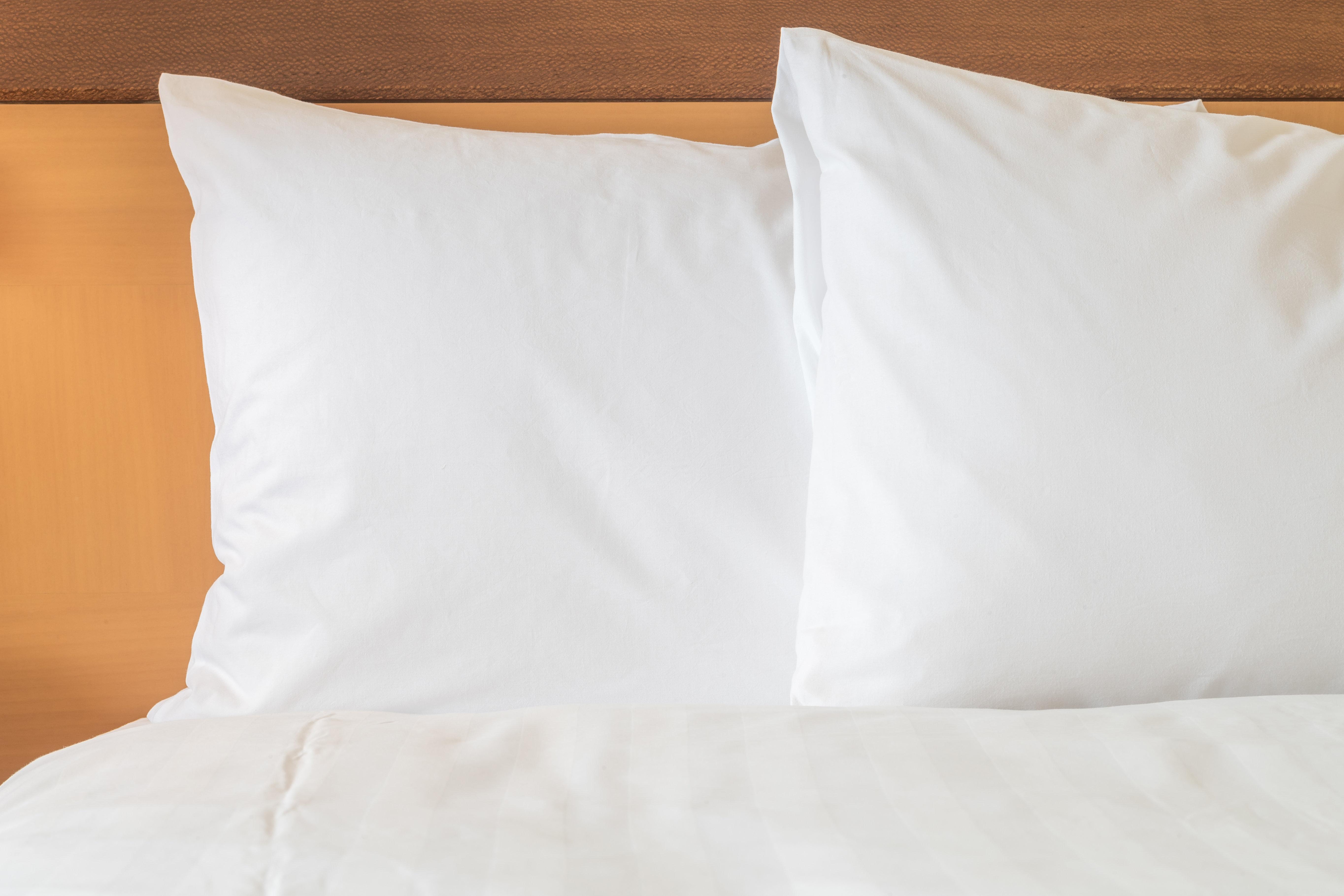 Intercontinental New York Barclay Hotel By Ihg Ngoại thất bức ảnh Two pillows on a bed