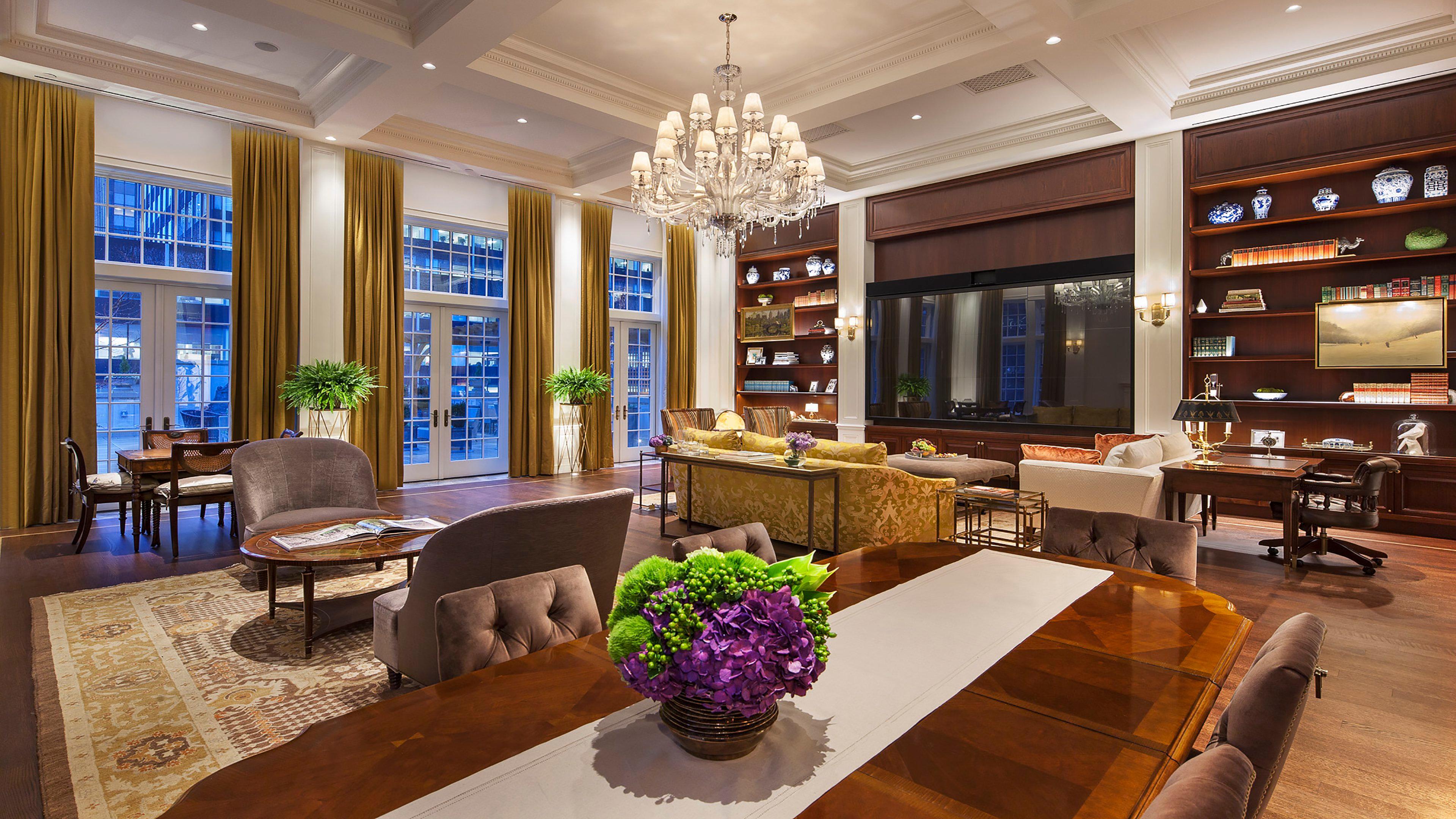 Intercontinental New York Barclay Hotel By Ihg Ngoại thất bức ảnh The living room of the 2012 White House Christmas tree